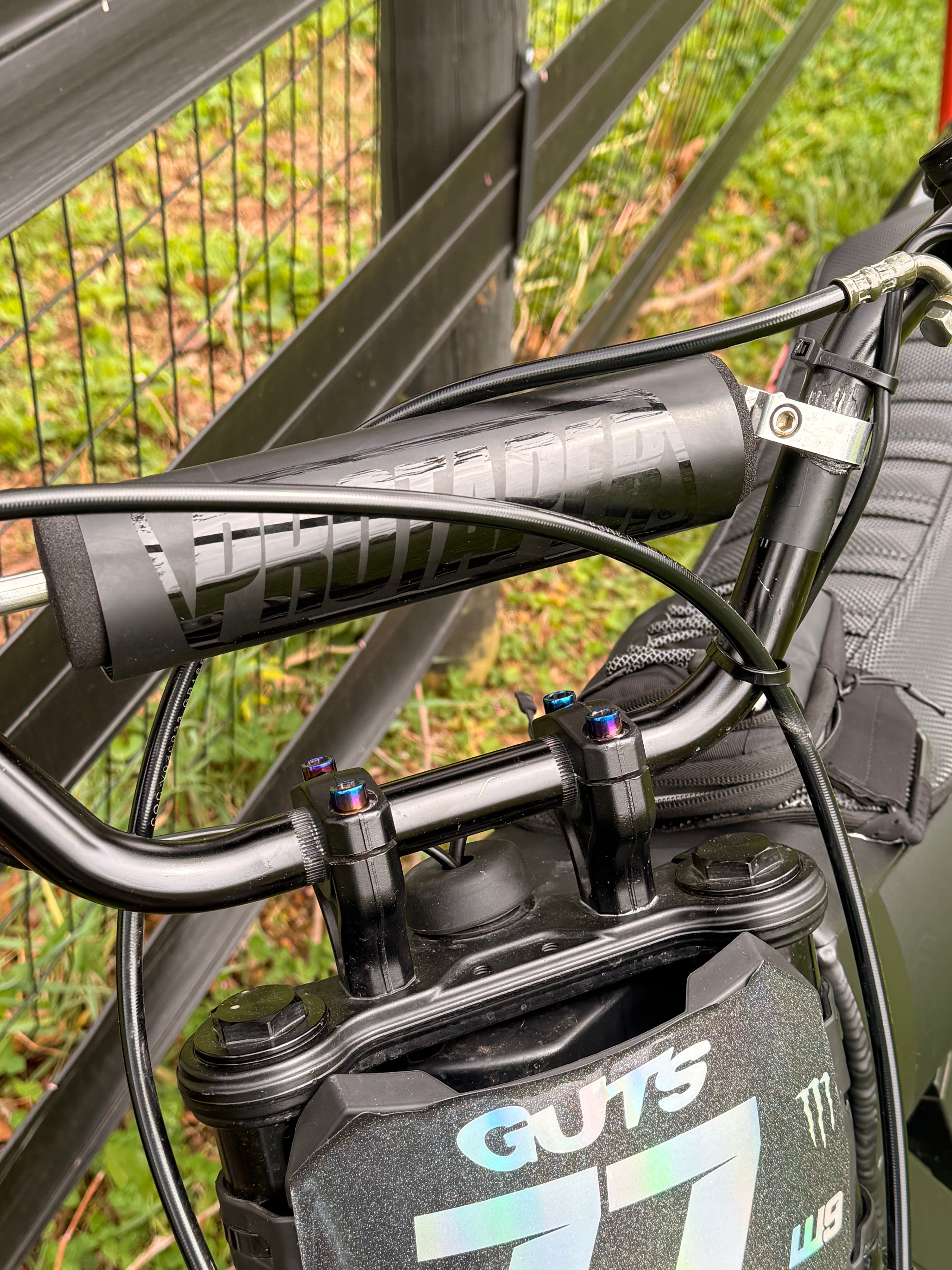 Rtr/tuttio handlebar mounting bolts