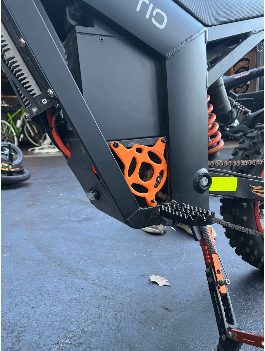 Tuttio motor cover